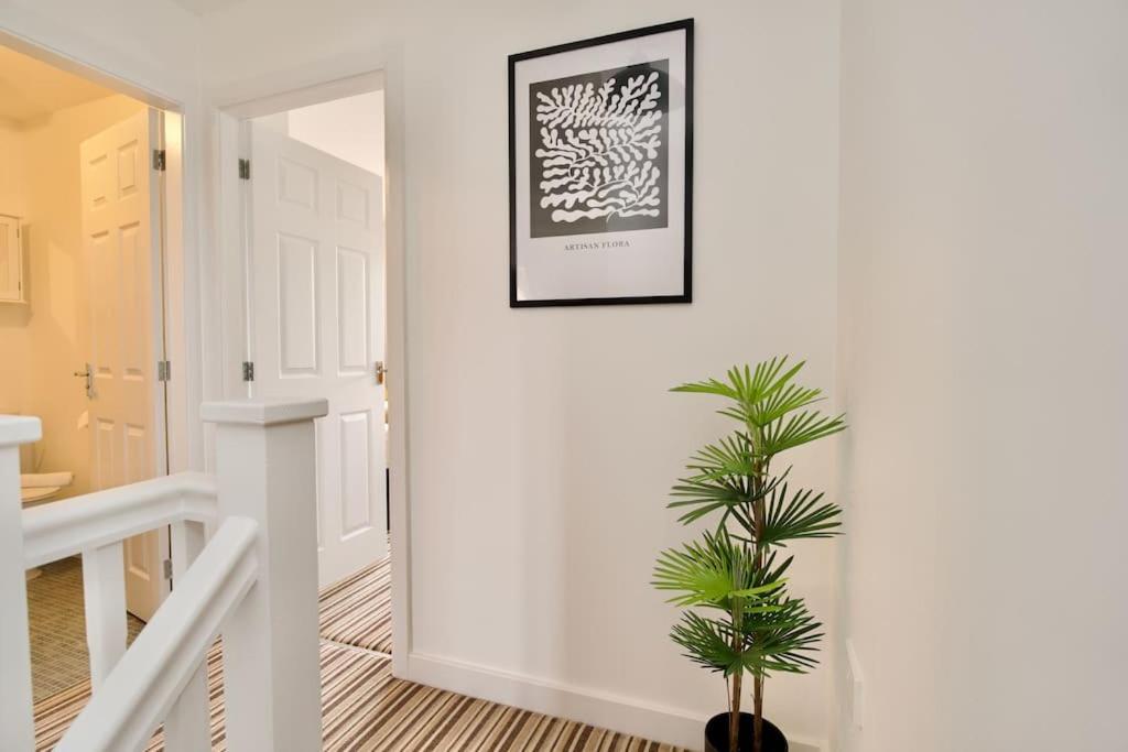 Highley'S Nest - Fully Furnished Gem, Free Private Parking, Sky Tv & Netflix Villa Coventry Kültér fotó