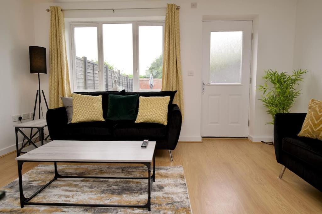 Highley'S Nest - Fully Furnished Gem, Free Private Parking, Sky Tv & Netflix Villa Coventry Kültér fotó