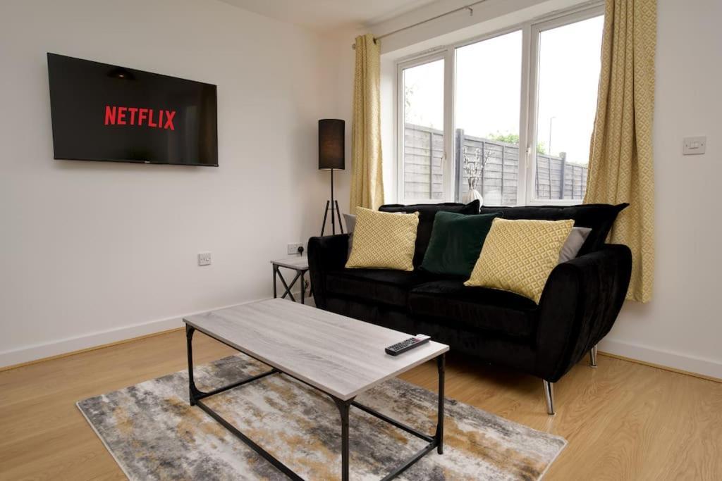 Highley'S Nest - Fully Furnished Gem, Free Private Parking, Sky Tv & Netflix Villa Coventry Kültér fotó