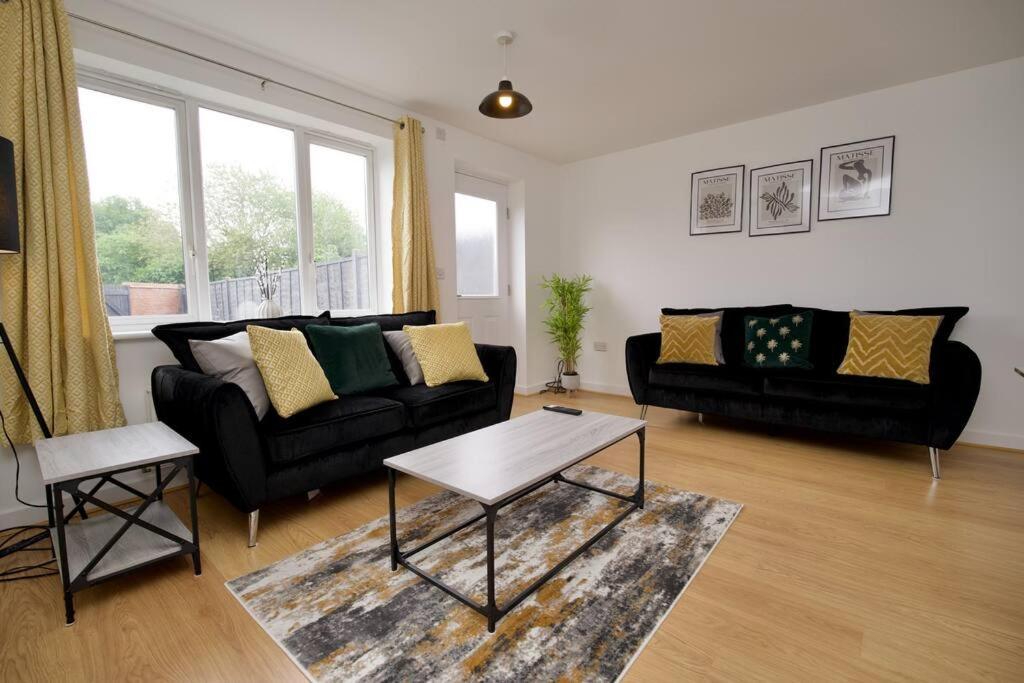 Highley'S Nest - Fully Furnished Gem, Free Private Parking, Sky Tv & Netflix Villa Coventry Kültér fotó